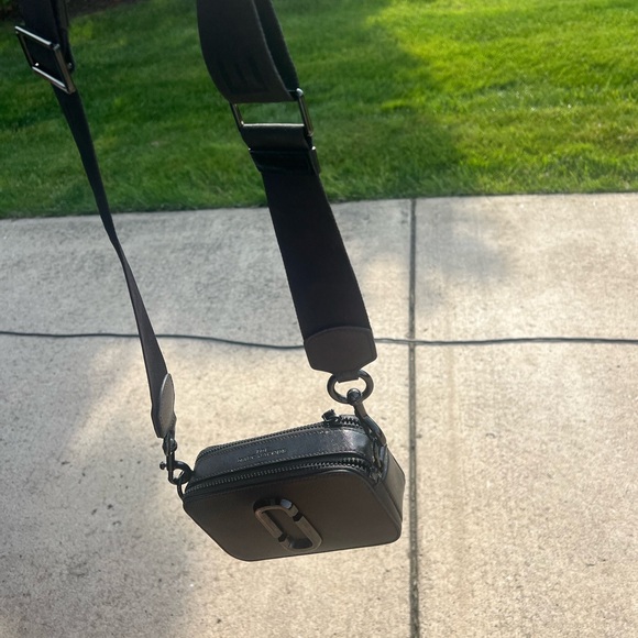 Marc Jacobs All Black Snapshot Purse - Picture 1 of 5